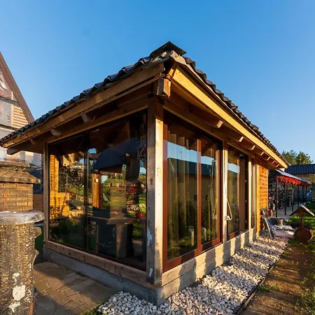 Deniri 兹拉蒂博尔